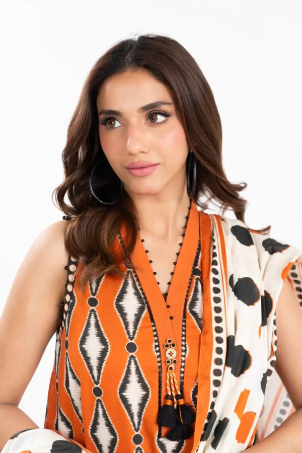 Alkaram Printed Lawn 3PC - Image 3