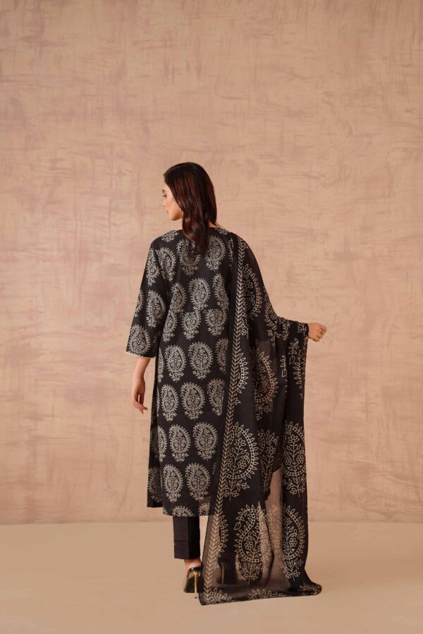 NISHAT LAWN 3PC - Image 3