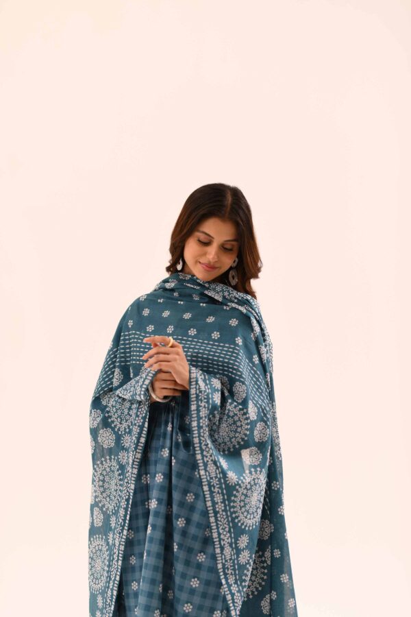 NISHAT LAWN 3PC - Image 5