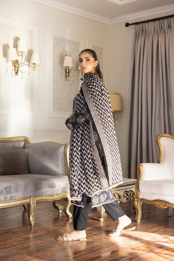 REGALIA BLACK AND WHITE LAWN 3PC - Image 5