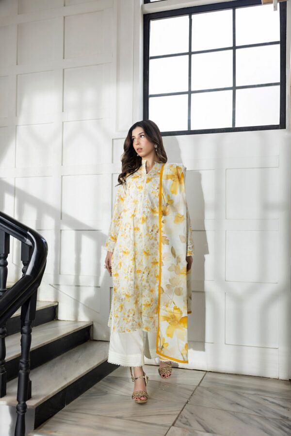 SALINA PRINTED LAWN UNSTITCHED LAWN 3PC
