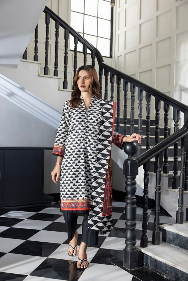 SALINA PRINTED LAWN UNSTITCHED LAWN 3PC