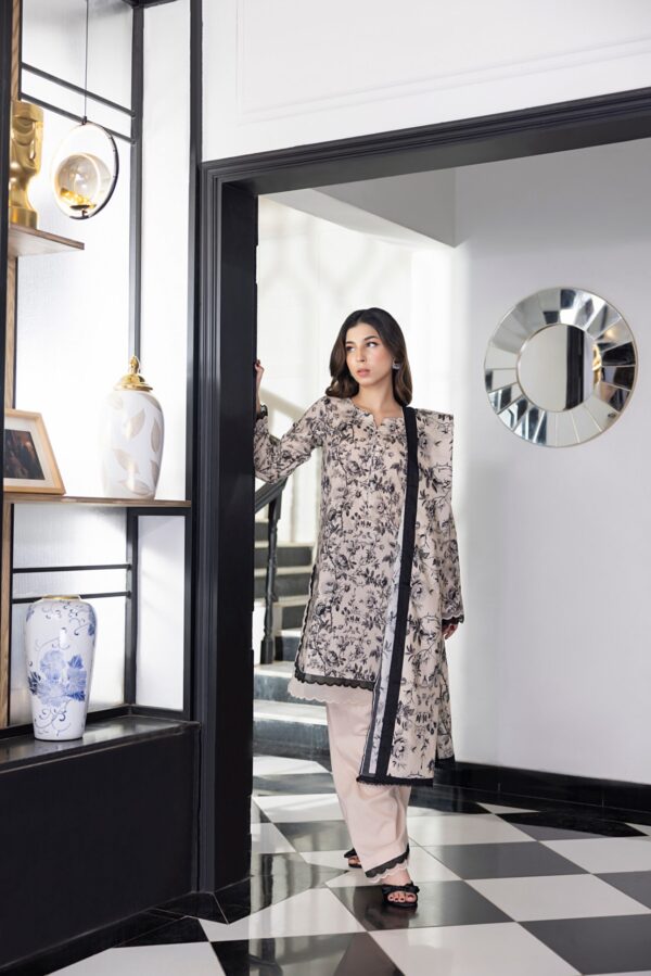 SALINA PRINTED LAWN UNSTITCHED LAWN 3PC