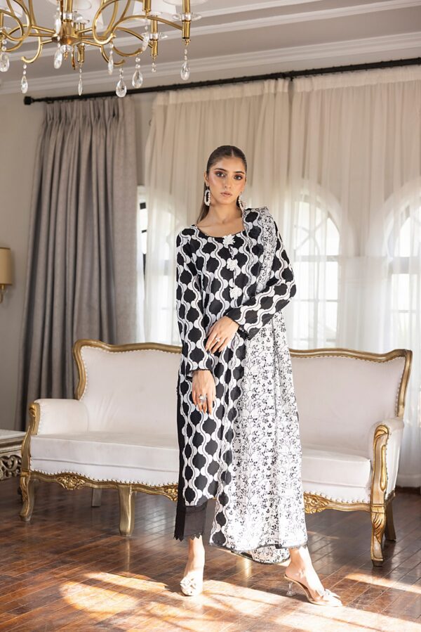 REGALIA BLACK AND WHITE LAWN 3PC - Image 2