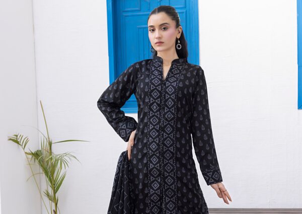 REGALIA BLACK AND WHITE LAWN 3PC - Image 2